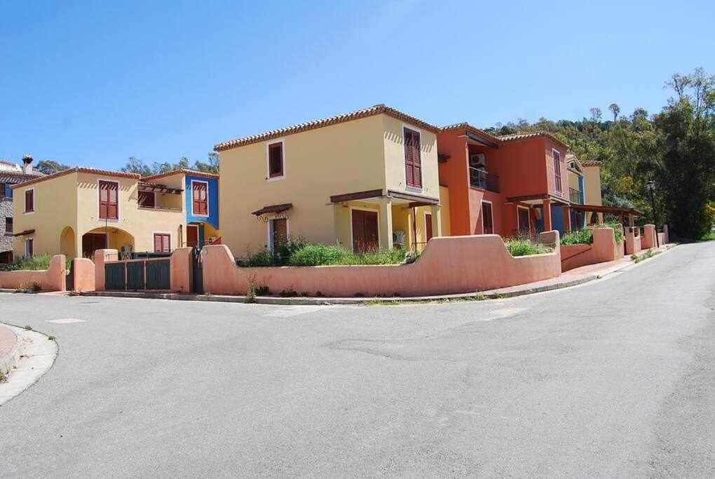 Bilocale N 10 Arbatax Vicino Al Mare Apartment Екстериор снимка